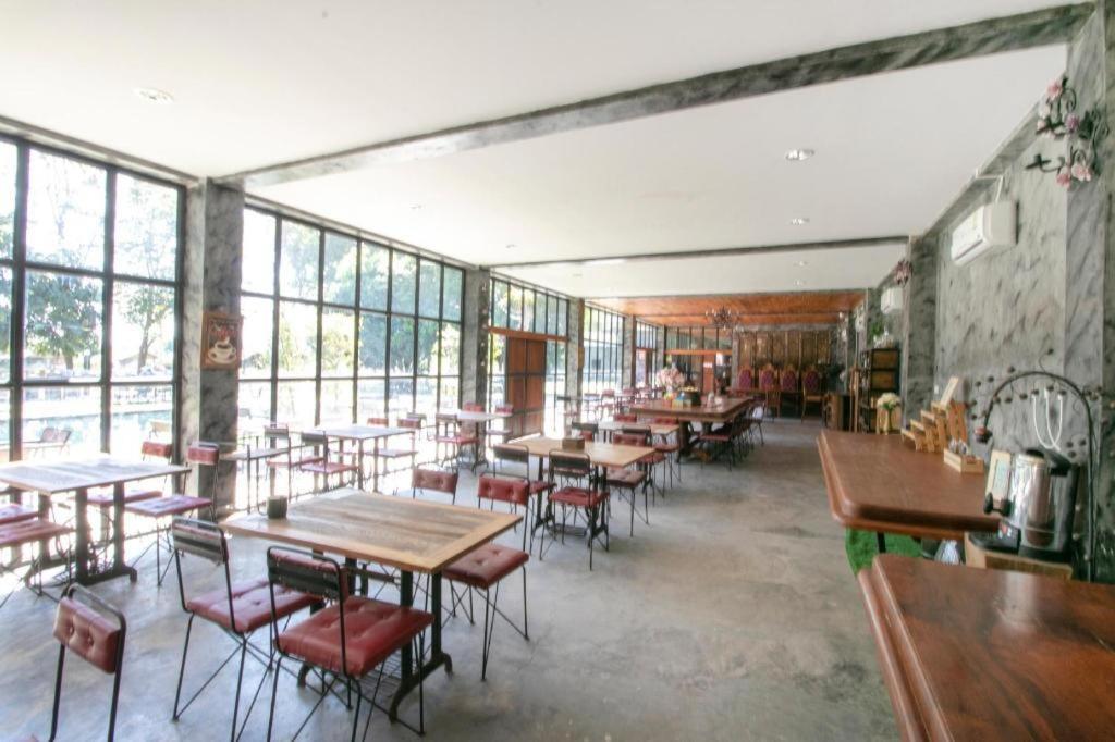 Hotel Oyo 75374 Baan Rak Mai Kanchanaburi Exterior foto